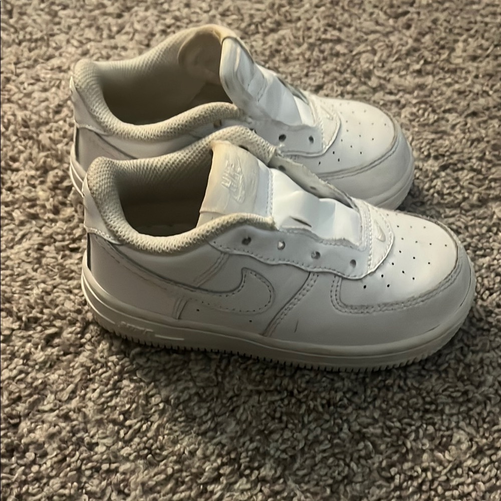 Nike Air Force 1 Triple White Toddler Size 8C Athletic Shoes Sneakers DH2926-111